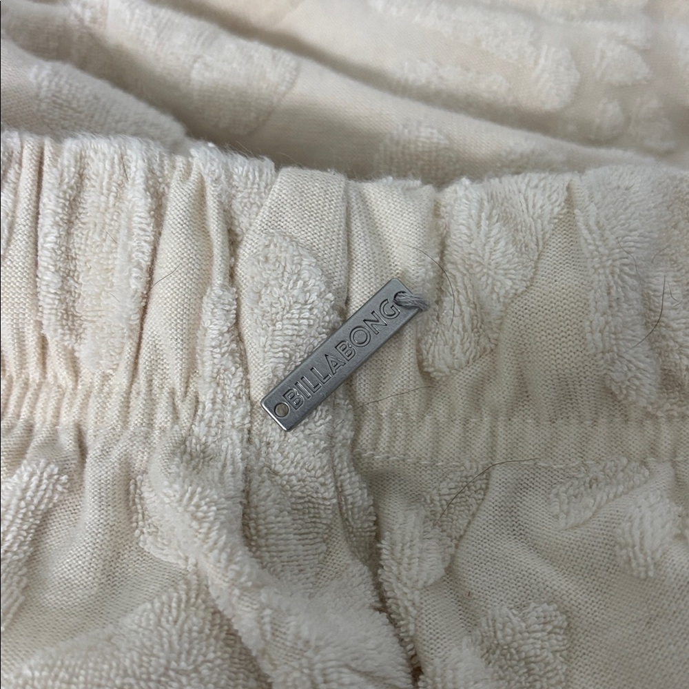 Billabong Women's Cream Textured Set - Picture 5 of 6